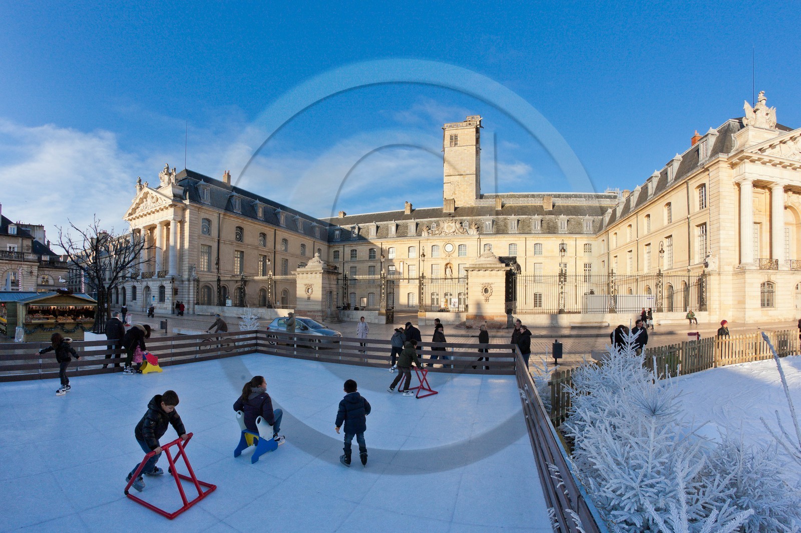 Une véritable station de sports d’hiver éphémère, un Noël extraordinaire à Dijon Une véritable station de sports d’hiver éphémère, un Noël extraordinaire à Dijon