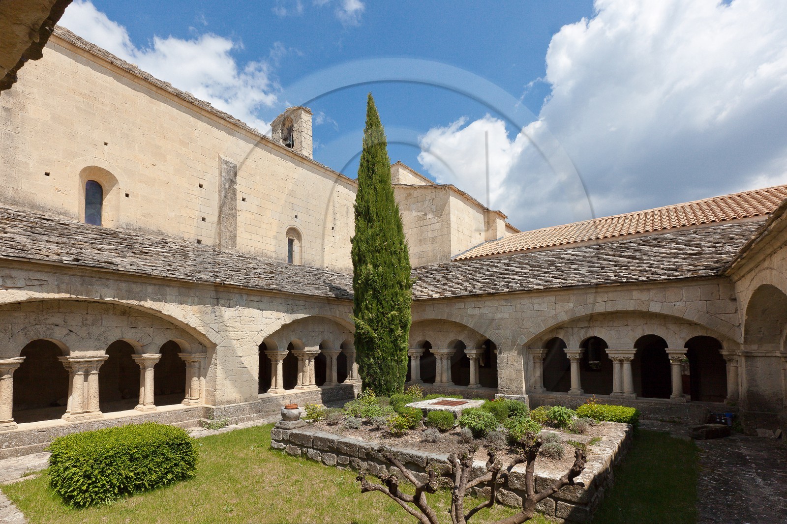 Prieuré Notre-Dame de Ganagobie,  cloître roman