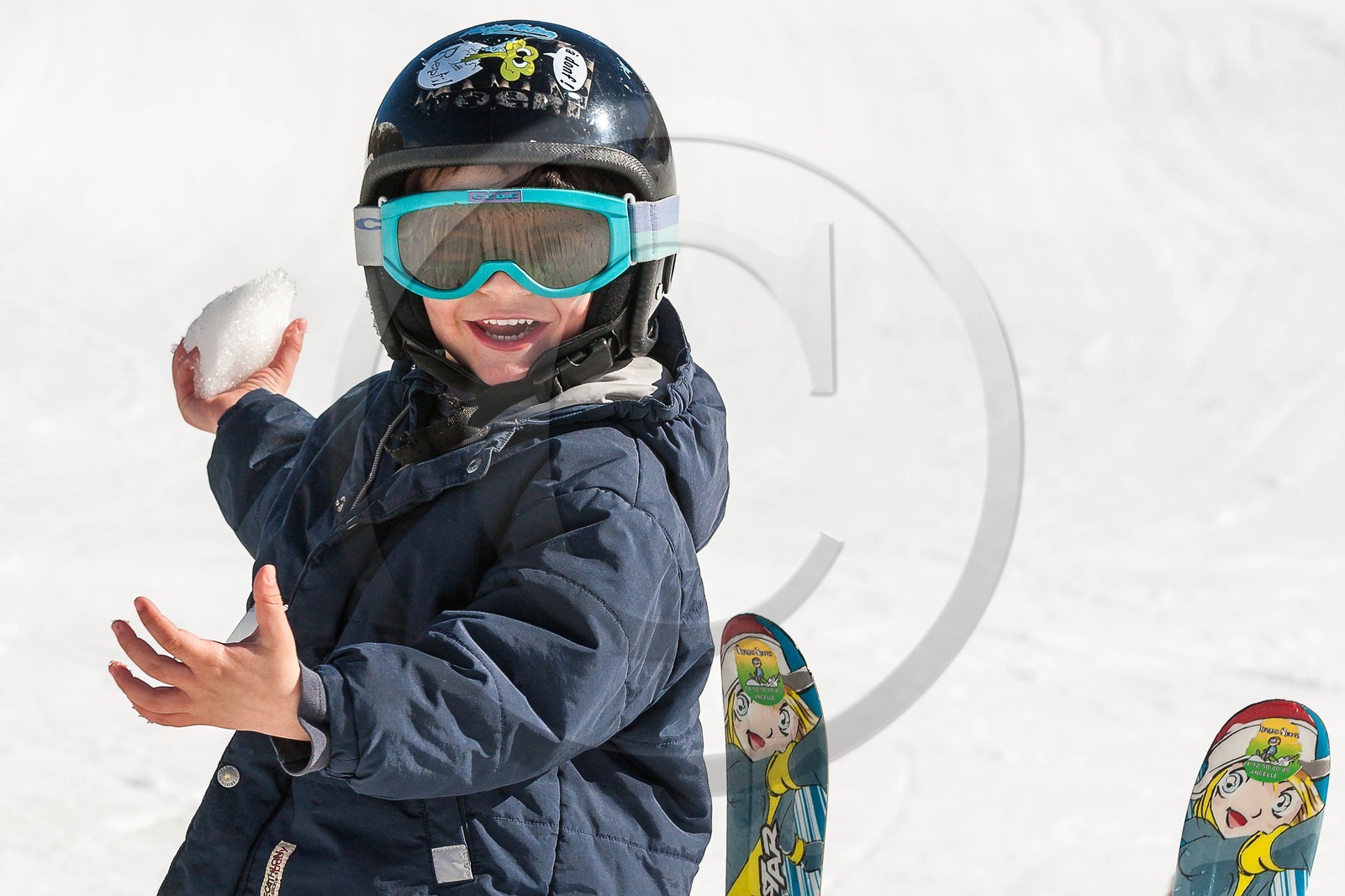 Jeux d'enfant famille à la neige Jeux d'enfant famille à la neige