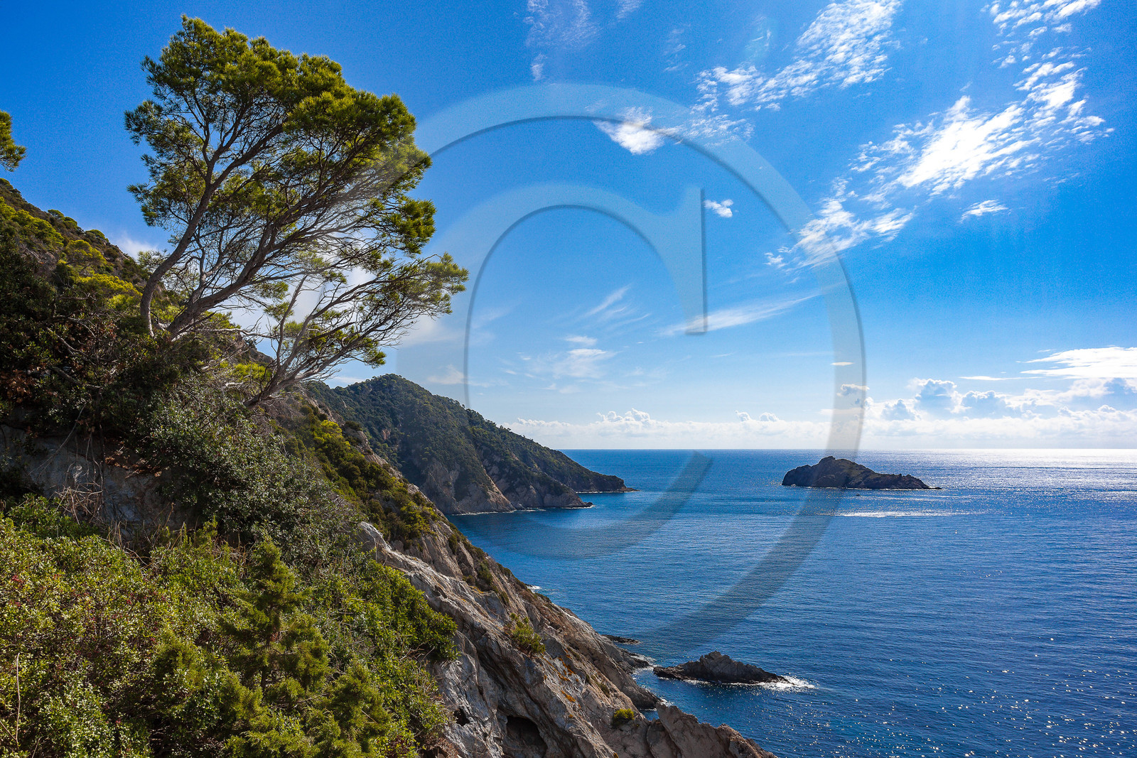 Parc national de Port-Cros, randonnée vers le Mont Vinaigre Parc national de Port-Cros, randonnée vers le Mont Vinaigre