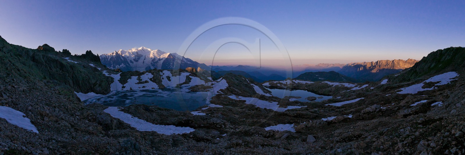 Les Lacs Noirs, le Mont-Blanc et les Fiz