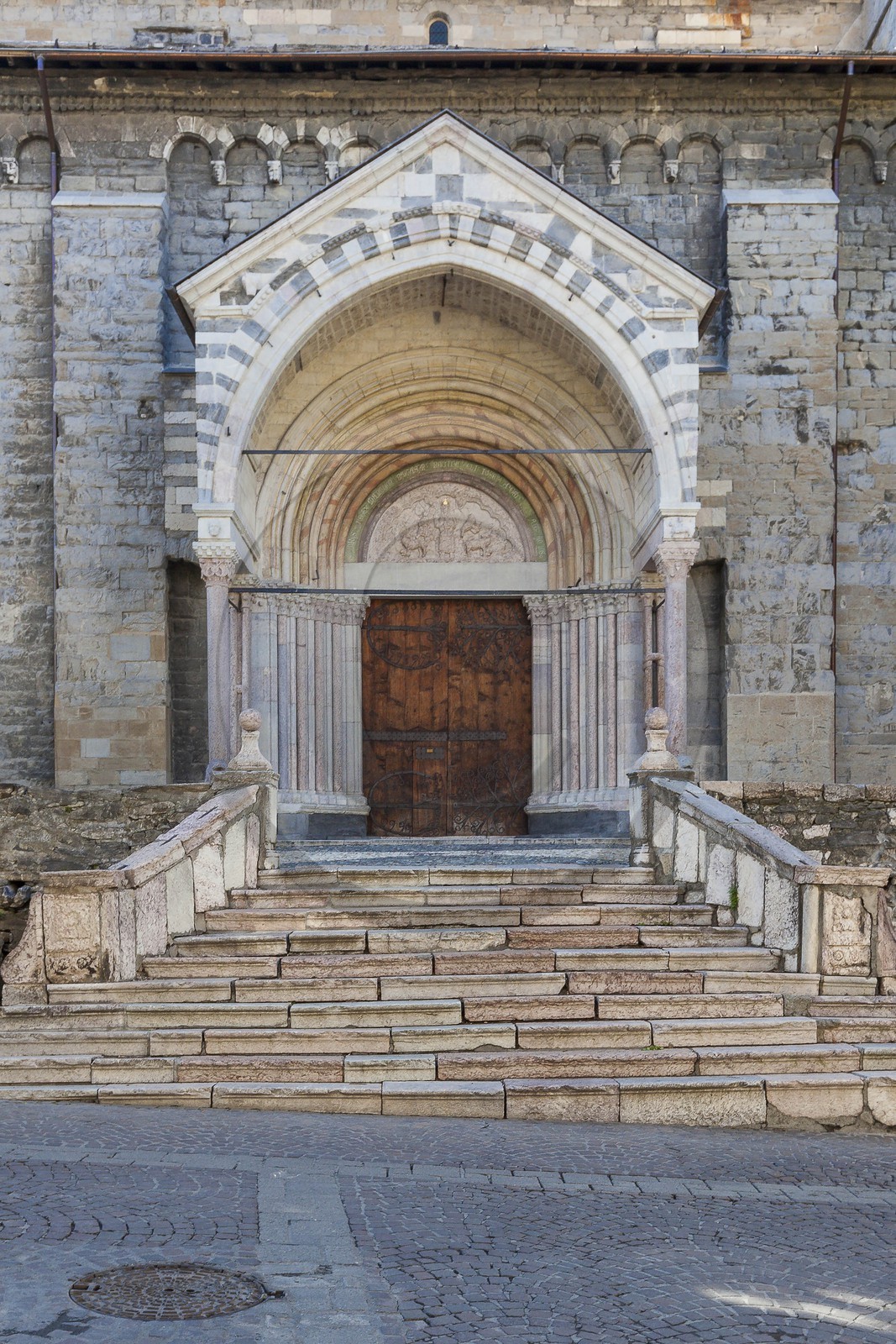 Embrun, Cathédrale Notre-Dame du Réal, porte nord