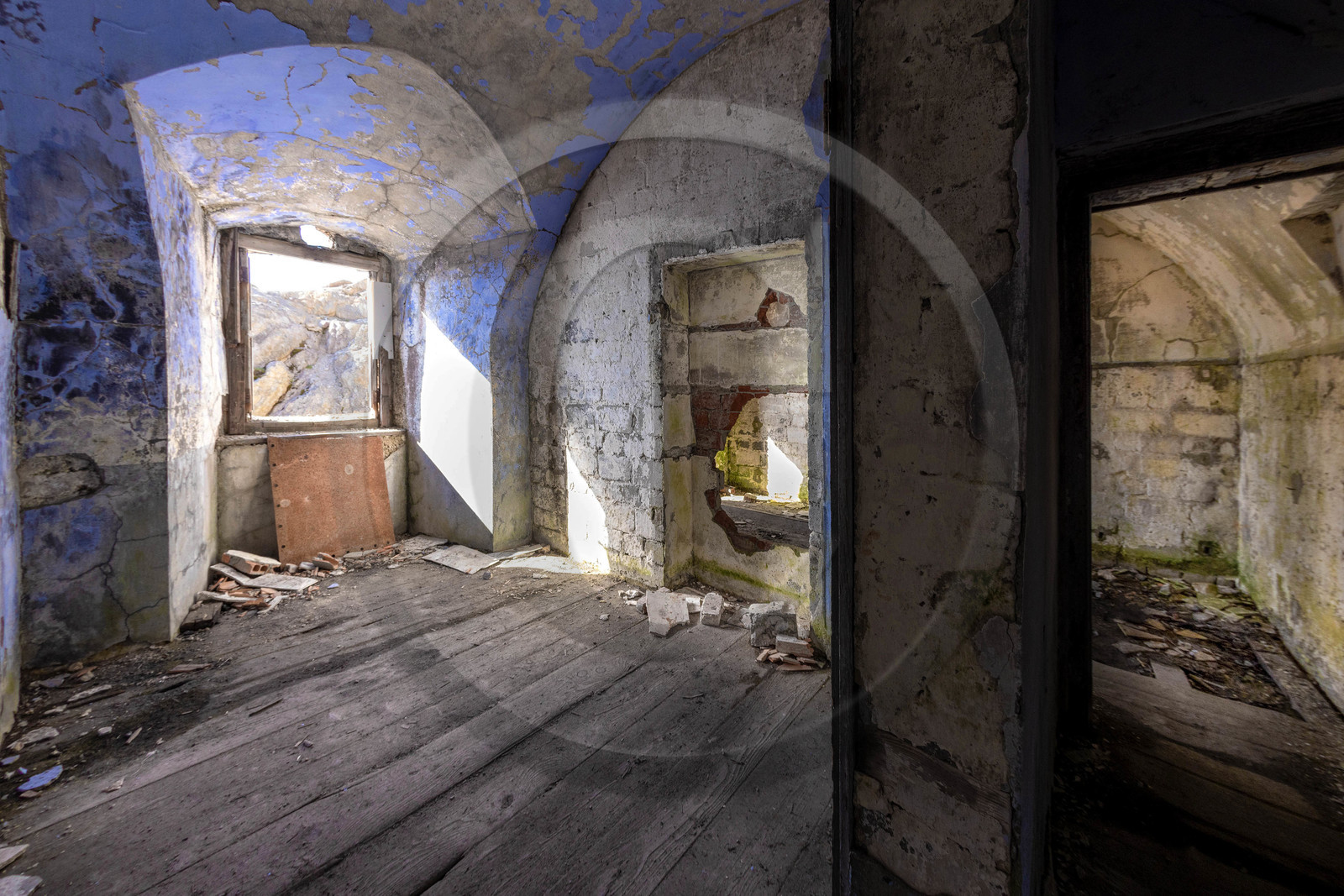 Fort du Chaberton et les ruines de l'ancien camp militaire