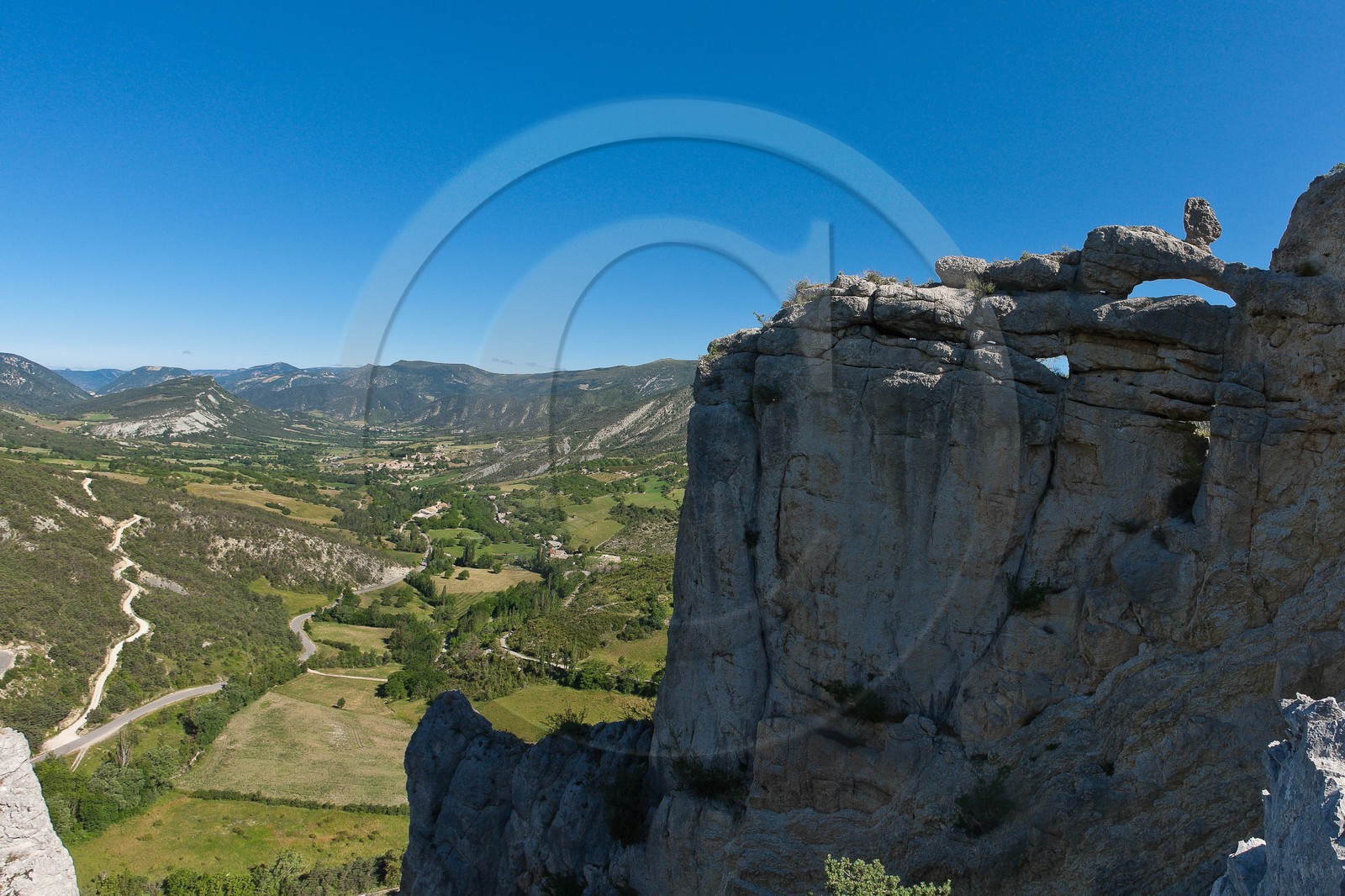 Vallée de l'Oule, Montmorin, Col des Tourettes, Roche percée