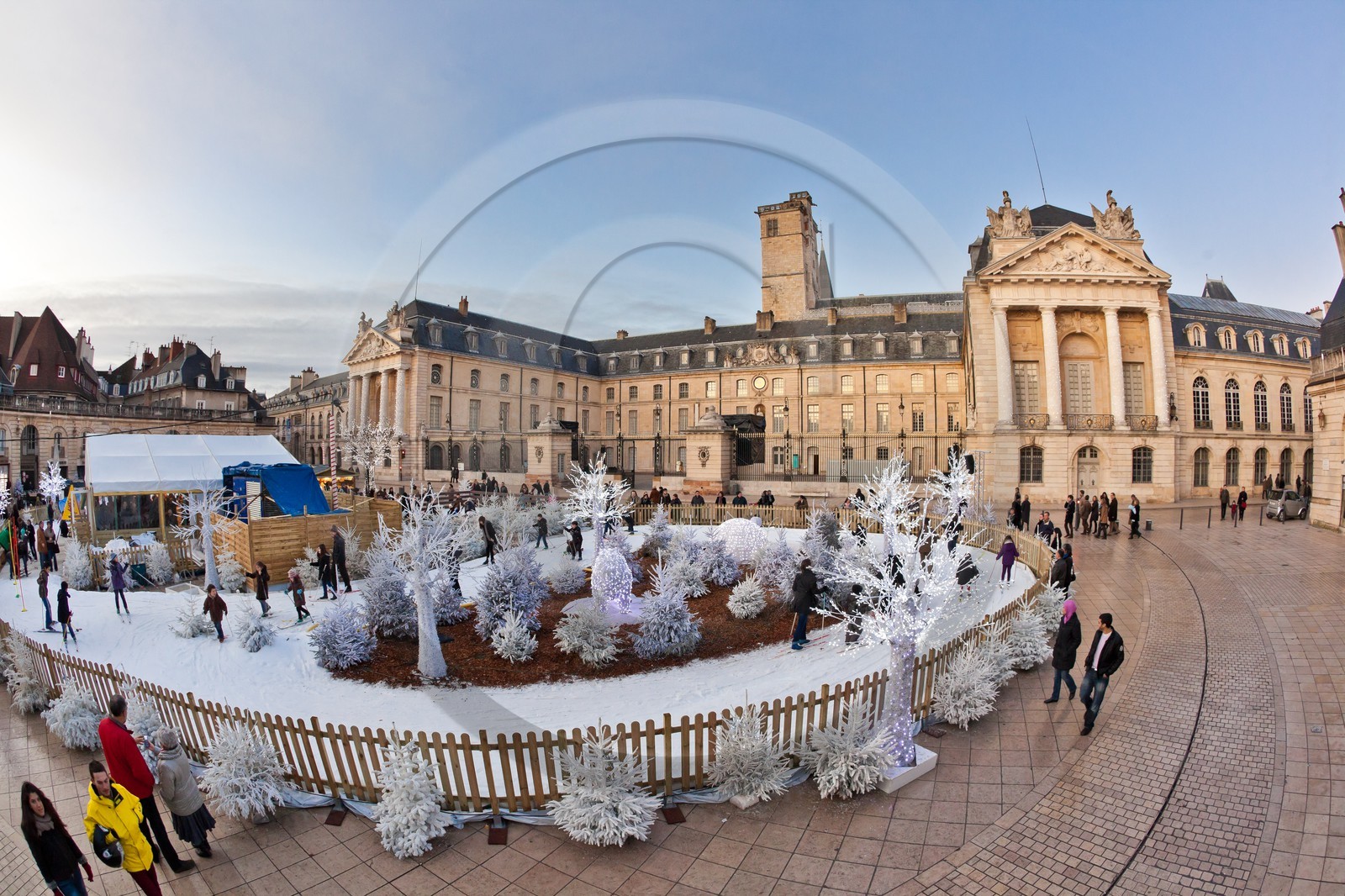 Une véritable station de sports d’hiver éphémère, un Noël extraordinaire à Dijon