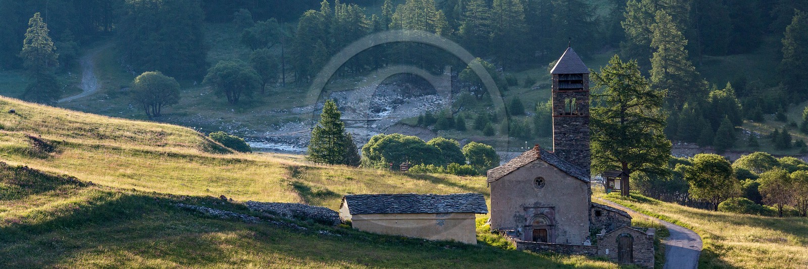 Saint-Paul-sur-Ubaye, Église Saint-Antoine-du-Désert de Maurin