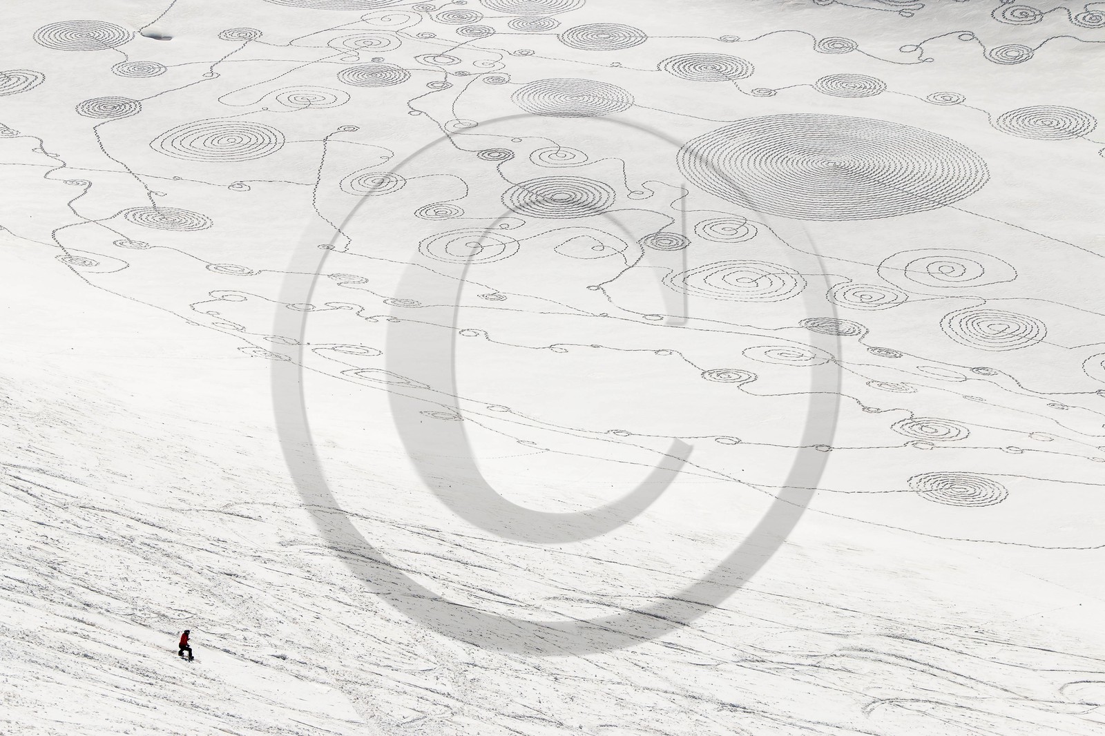 Serre-Chevalier, Snow drawings, une œuvre de l'artiste Sonja Hinrichsen