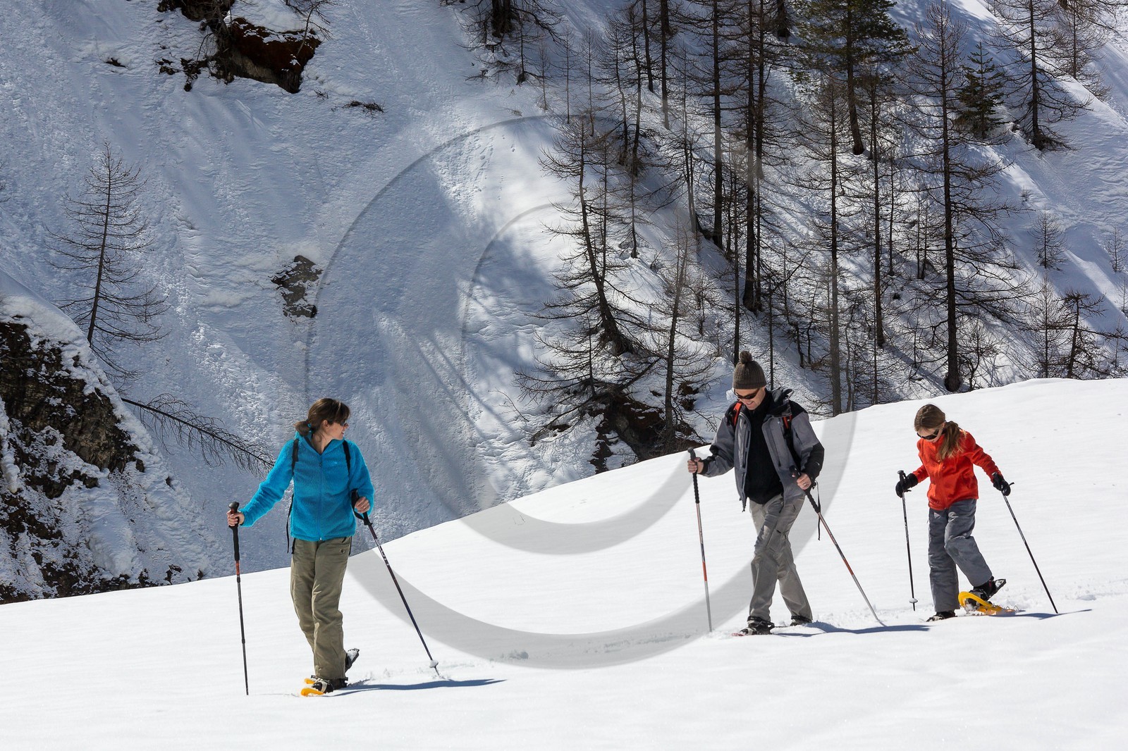 Crévoux, randonnée famille en raquettes à neige
