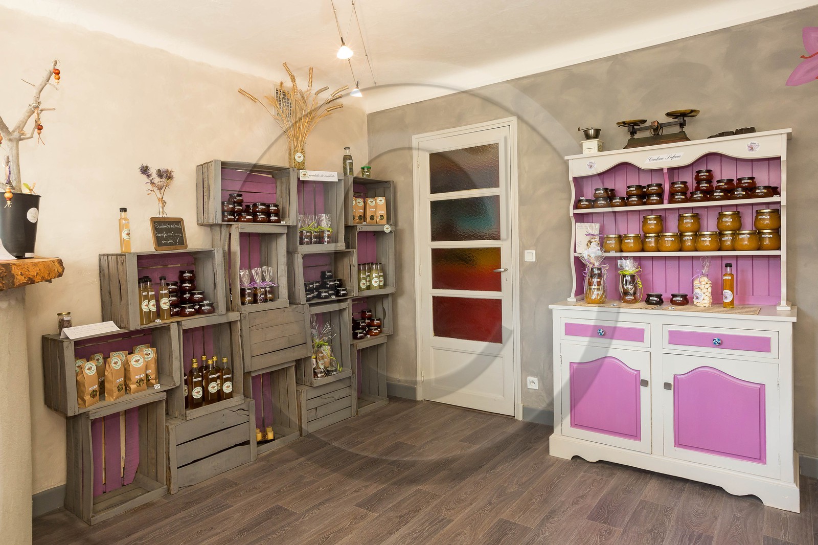 Carole Prost cultive du safran qui ensoleille ses créations