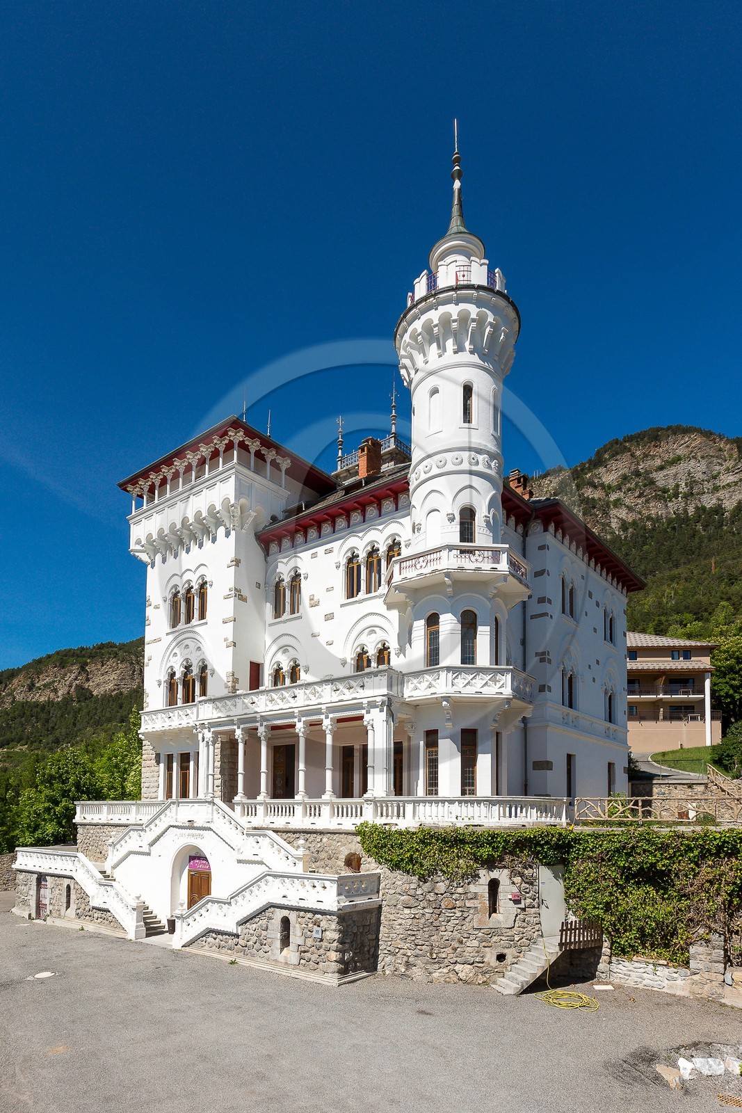 village de Jausiers, Chateau des Magnans village de Jausiers, Chateau des Magnans