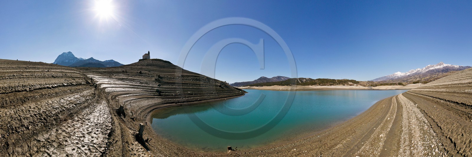 Lac de Serre-Ponçon, la baie et la Chapelle Saint-Michel, Lac de Serre-Ponçon, la baie et la Chapelle Saint-Michel,