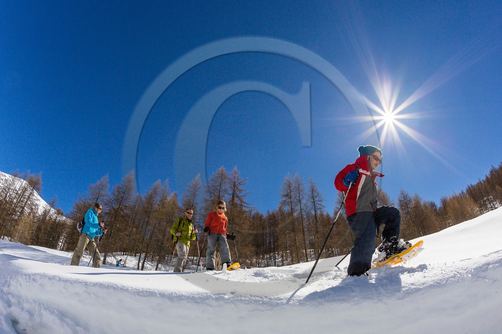 Crévoux, randonnée famille en raquettes à neige Crévoux, randonnée famille en raquettes à neige