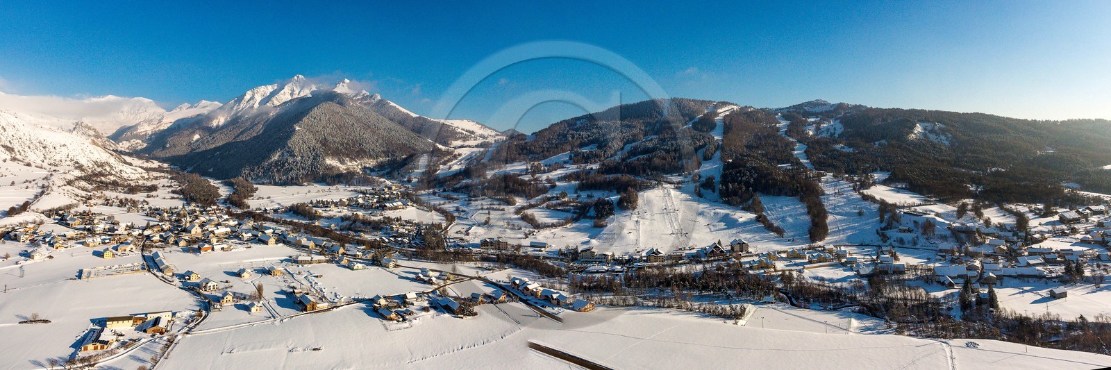 Vallée du Champsaur, station village d'Ancelle Vallée du Champsaur, station village d'Ancelle
