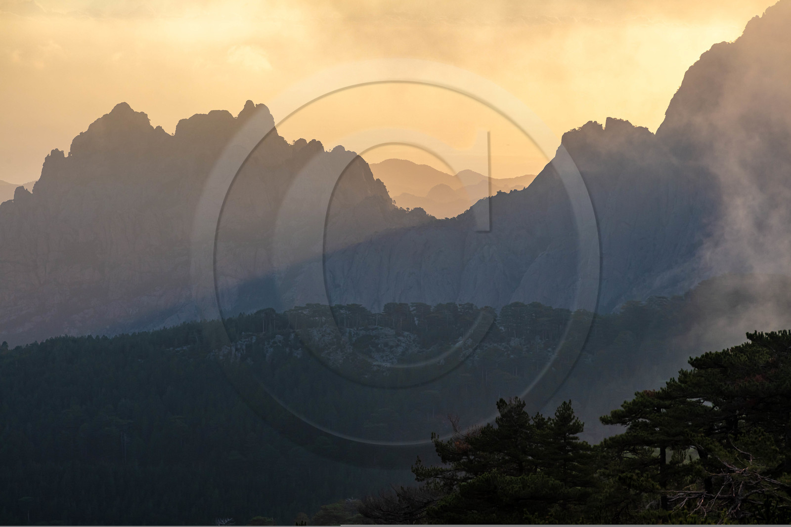 Les Aiguilles de Bavella (forchi di Bavedda ) Les Aiguilles de Bavella (forchi di Bavedda )
