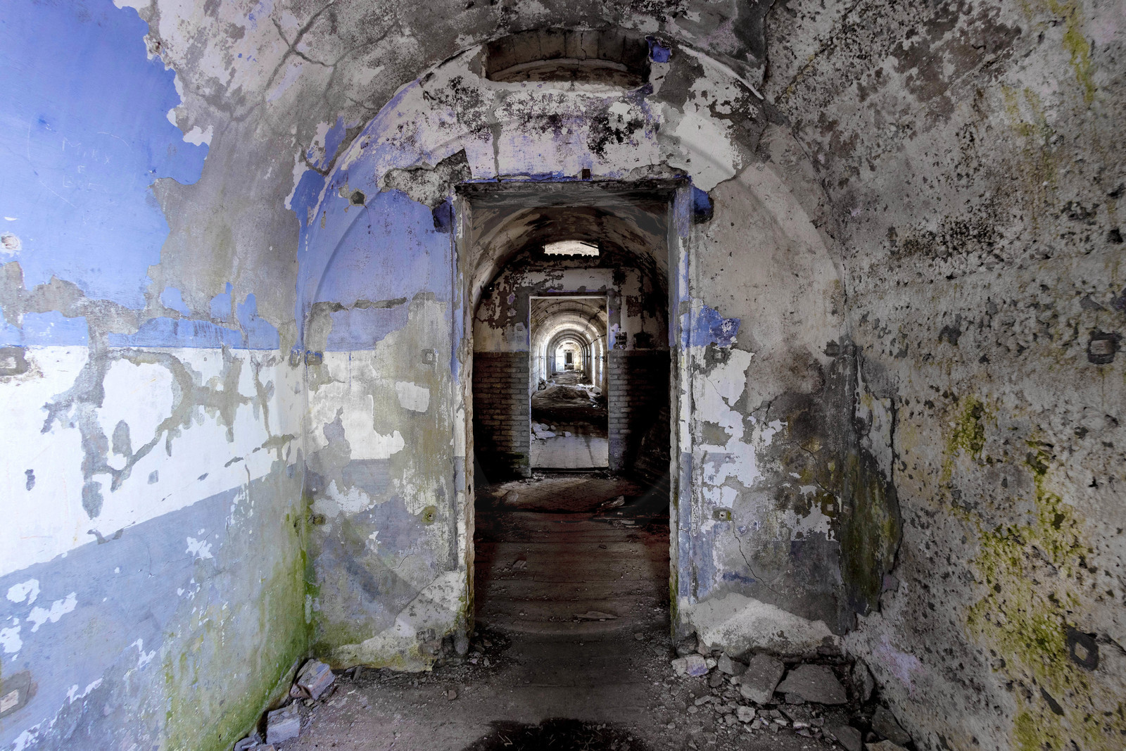 Fort du Chaberton et les ruines de l'ancien camp militaire