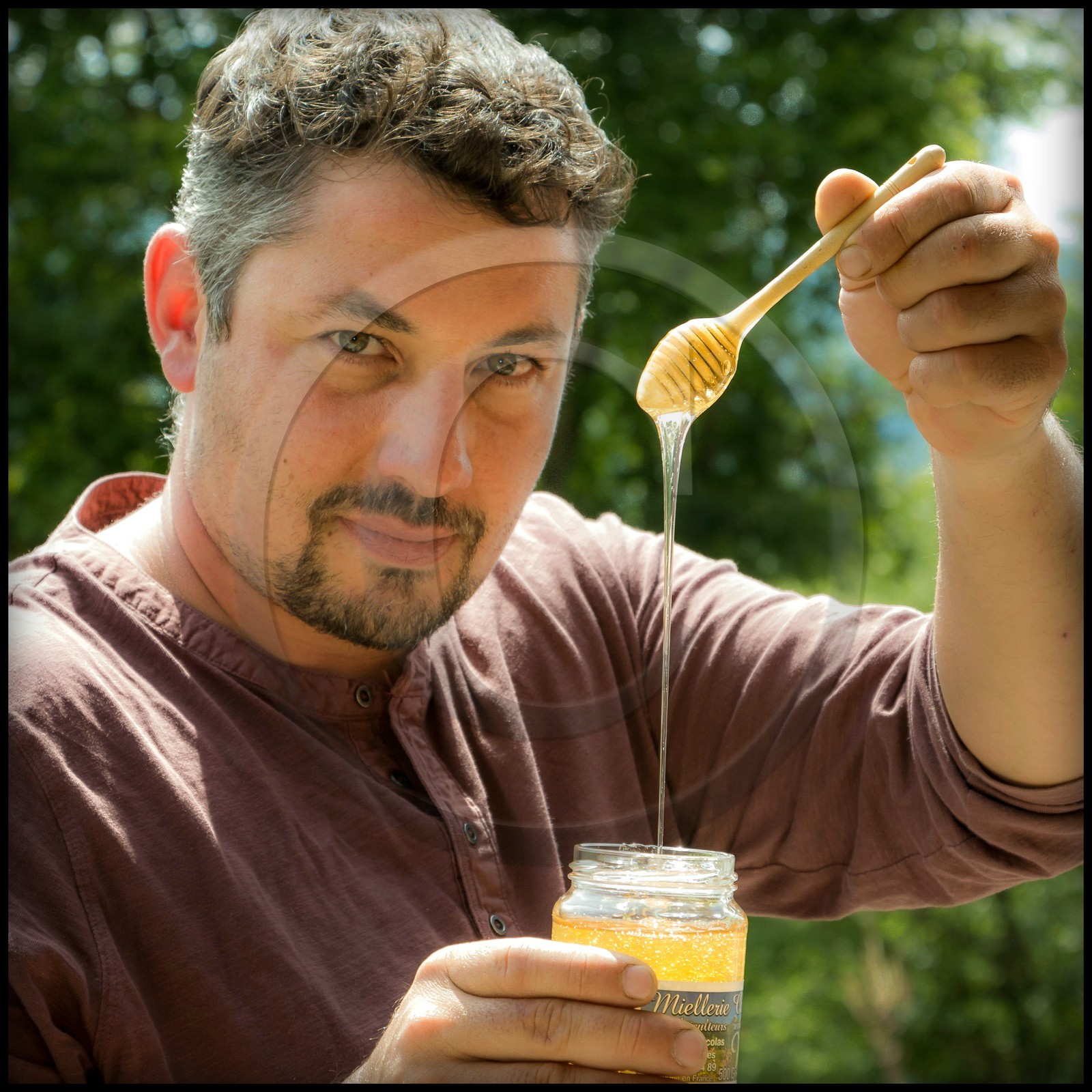Vallée du Champsaur, miellerie Challet, Geoffrey Challet apiculteur