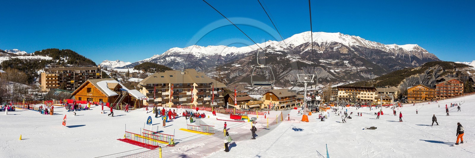La station de ski Sauze Super-Sauze est une station village situ