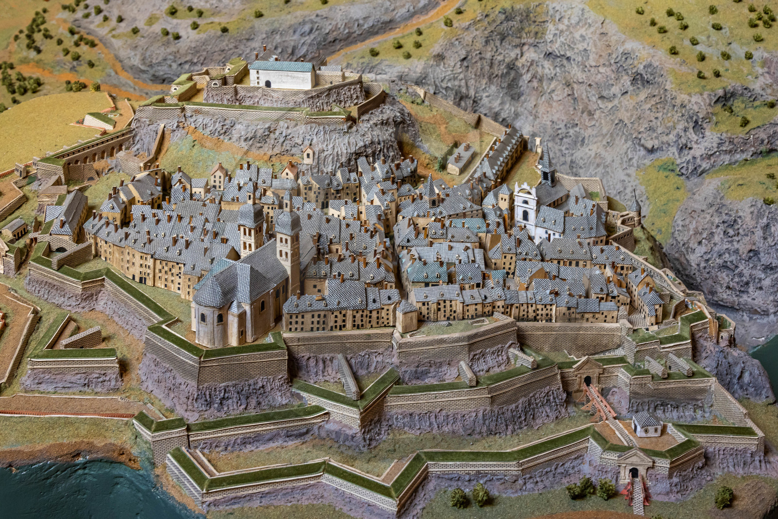 Copie du plan-relief de Briançon conservée dans la salle d’audience de l’ancien tribunal Copie du plan-relief de Briançon conservée dans la salle d’audience de l’ancien tribunal