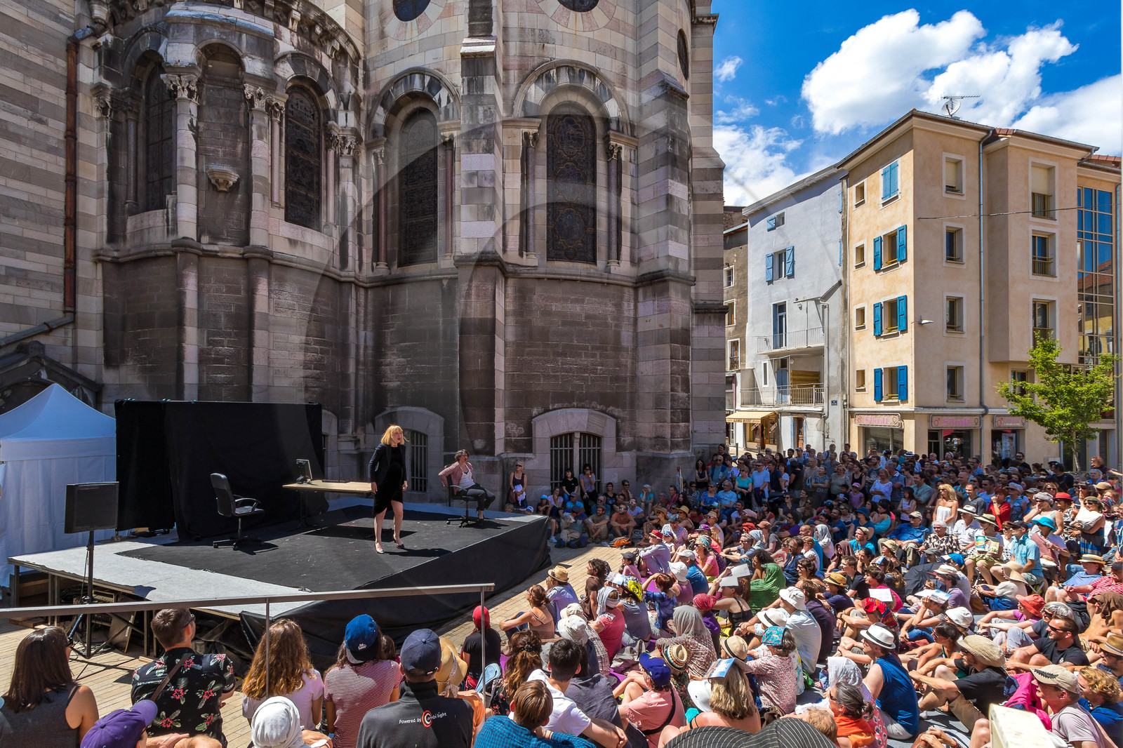 Festival Arts De Rue, Tous dehors (enfin) ! Argent, Pudeurs et Décadences Festival Arts De Rue, Tous dehors (enfin) ! Argent, Pudeurs et Décadences