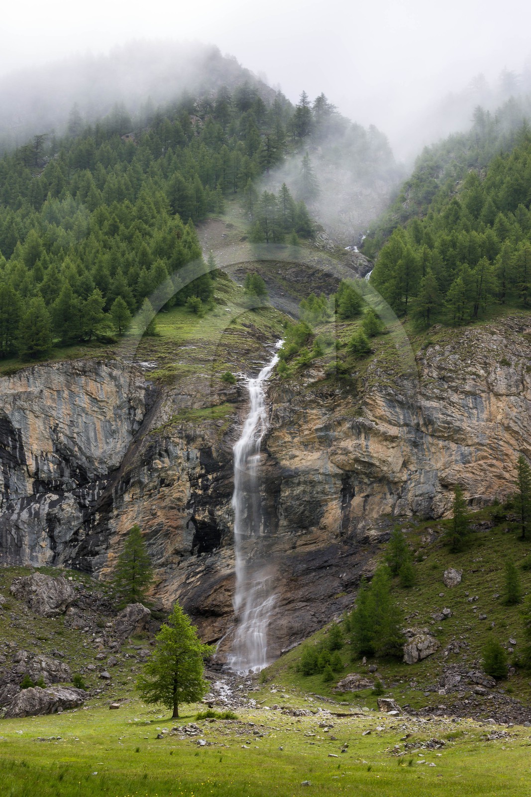 Jausiers, Lac des Sagnes, cascade du Pisson Jausiers, Lac des Sagnes, cascade du Pisson
