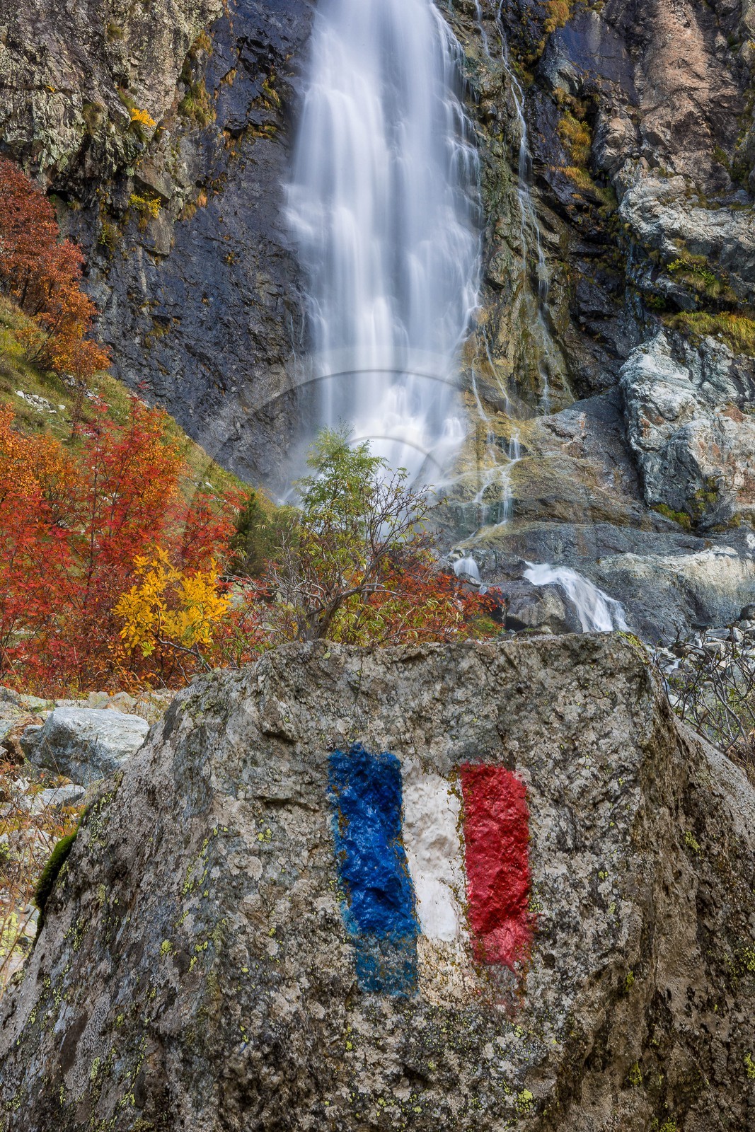 Vallée de la Bonne,  Le Désert, cascade de la Pisse