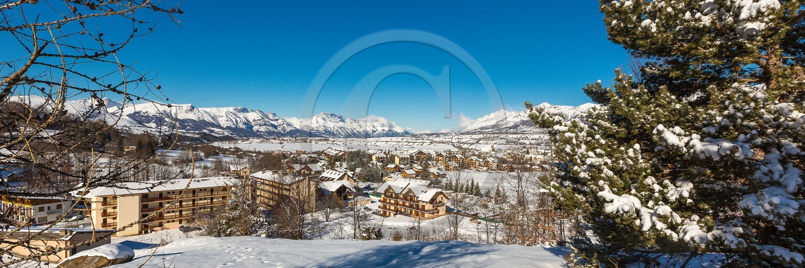 Vallée du Champsaur, station village d'Ancelle Vallée du Champsaur, station village d'Ancelle