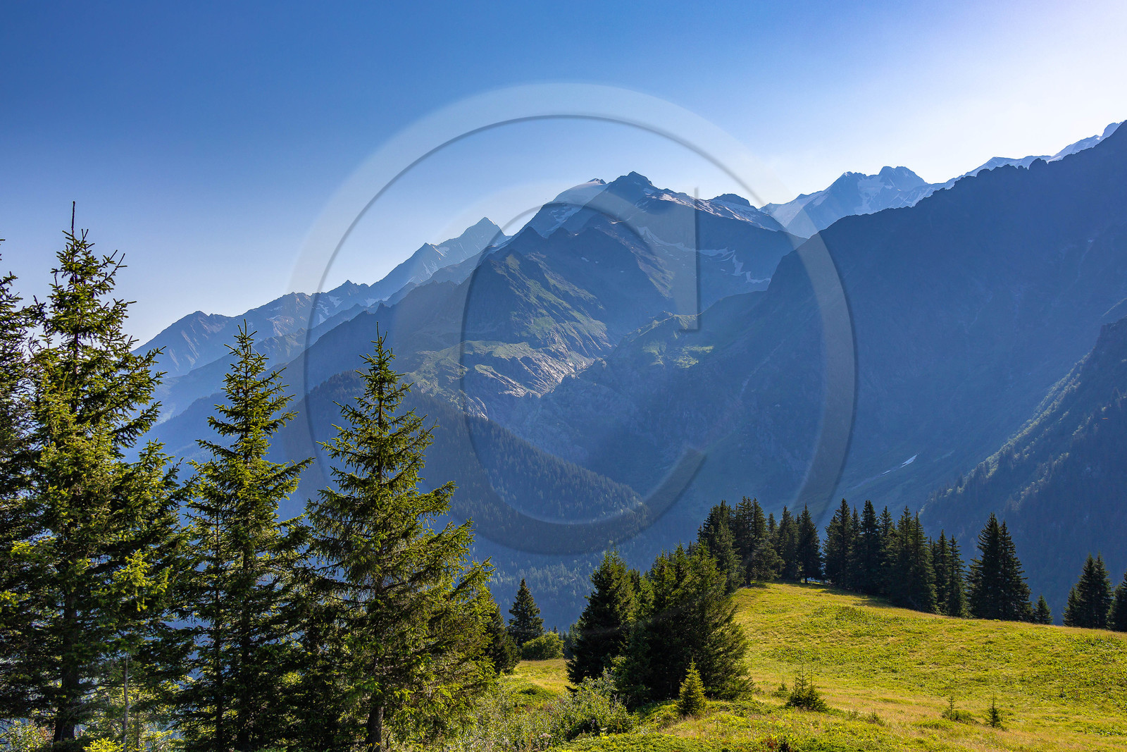 Val Montjoie, Val Montjoie,