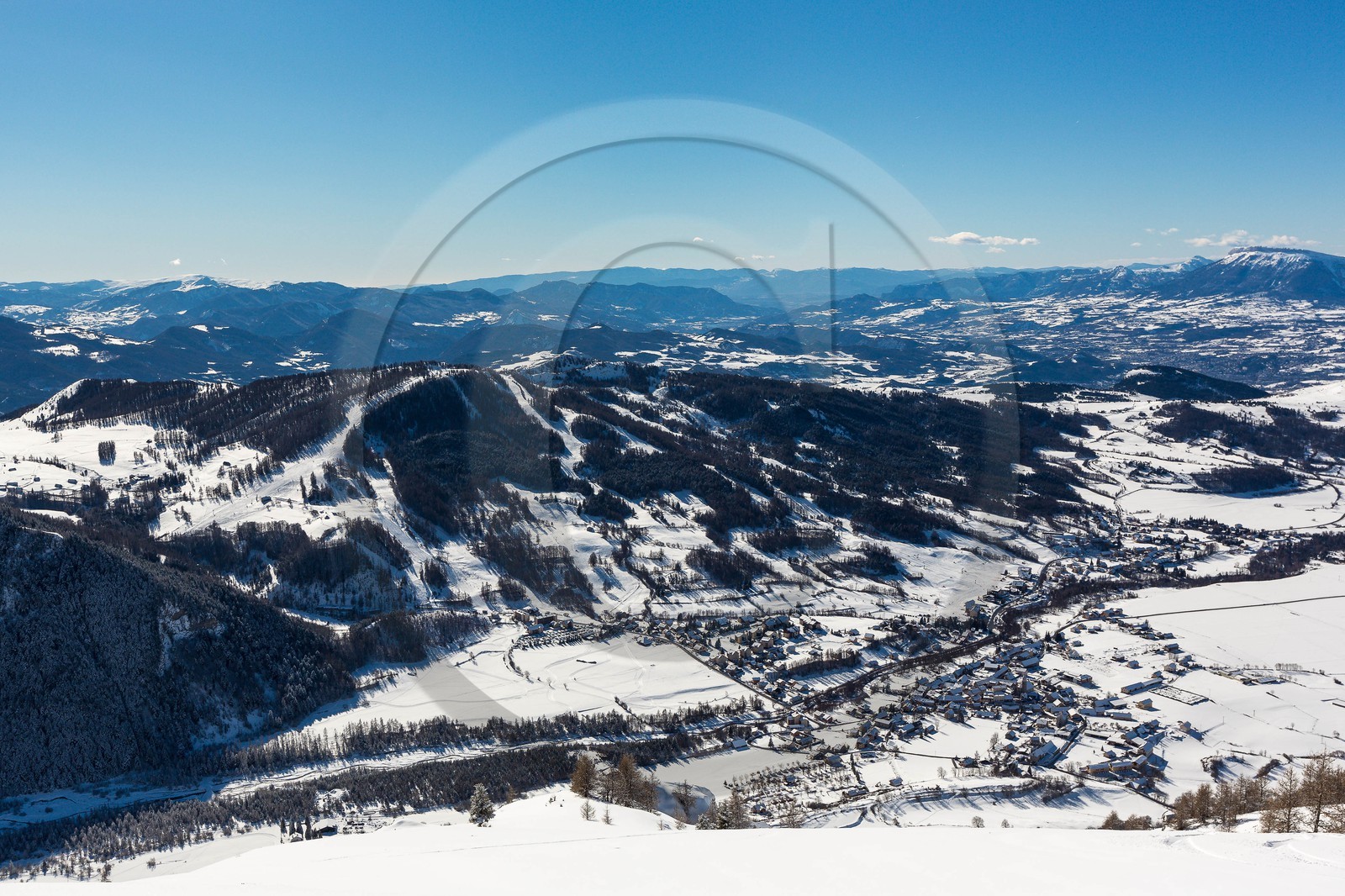 Vallée du Champsaur, station village d'Ancelle Vallée du Champsaur, station village d'Ancelle