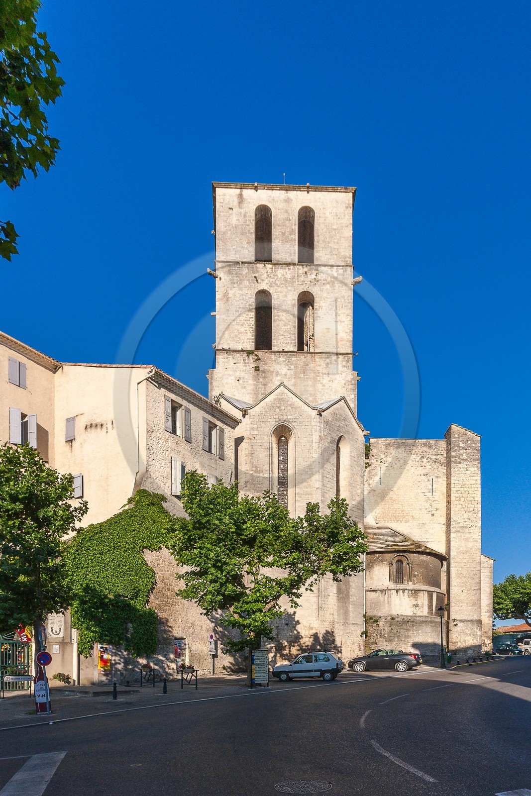 Forcalquier, concathédrale Notre-Dame-du-Bourguet (XIIIe et XVIIe siècles) Forcalquier, concathédrale Notre-Dame-du-Bourguet (XIIIe et XVIIe siècles)
