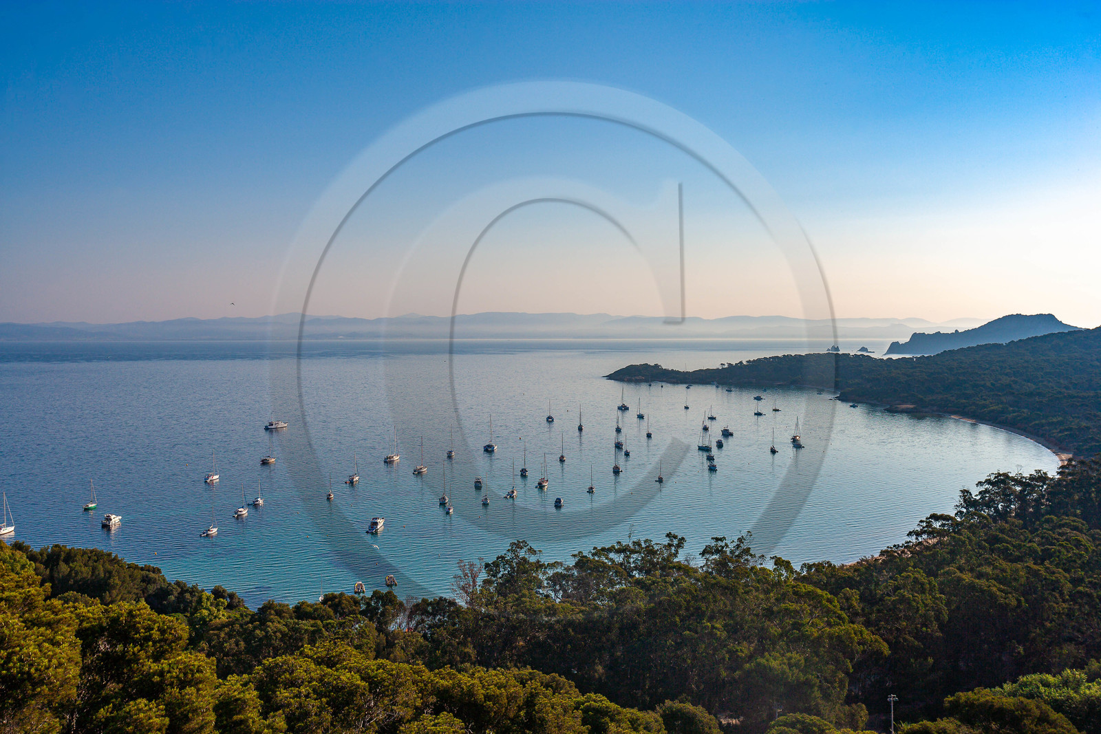 Parc national de Port-Cros, vue de la baie depuis le fort Sainte-Agathe