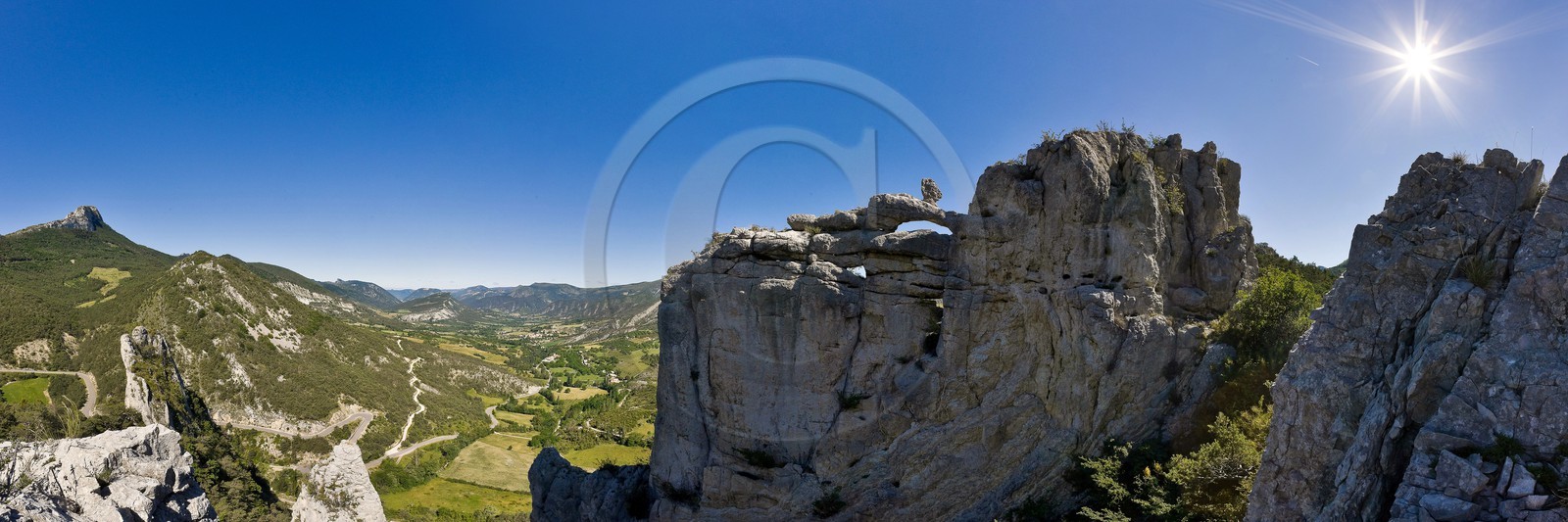 Vallée de l'Oule, Montmorin, Col des Tourettes, Roche percée