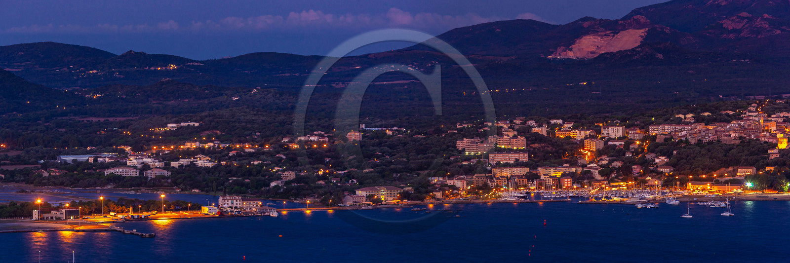 Porto-Vecchio, le port la nuit Porto-Vecchio, le port la nuit