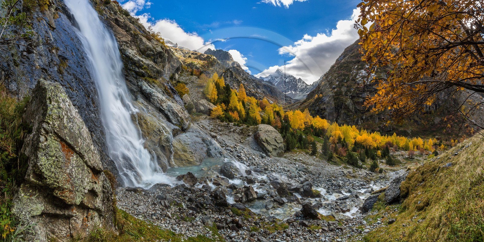 Vallée de la Bonne,  Le Désert, cascade de la Pisse