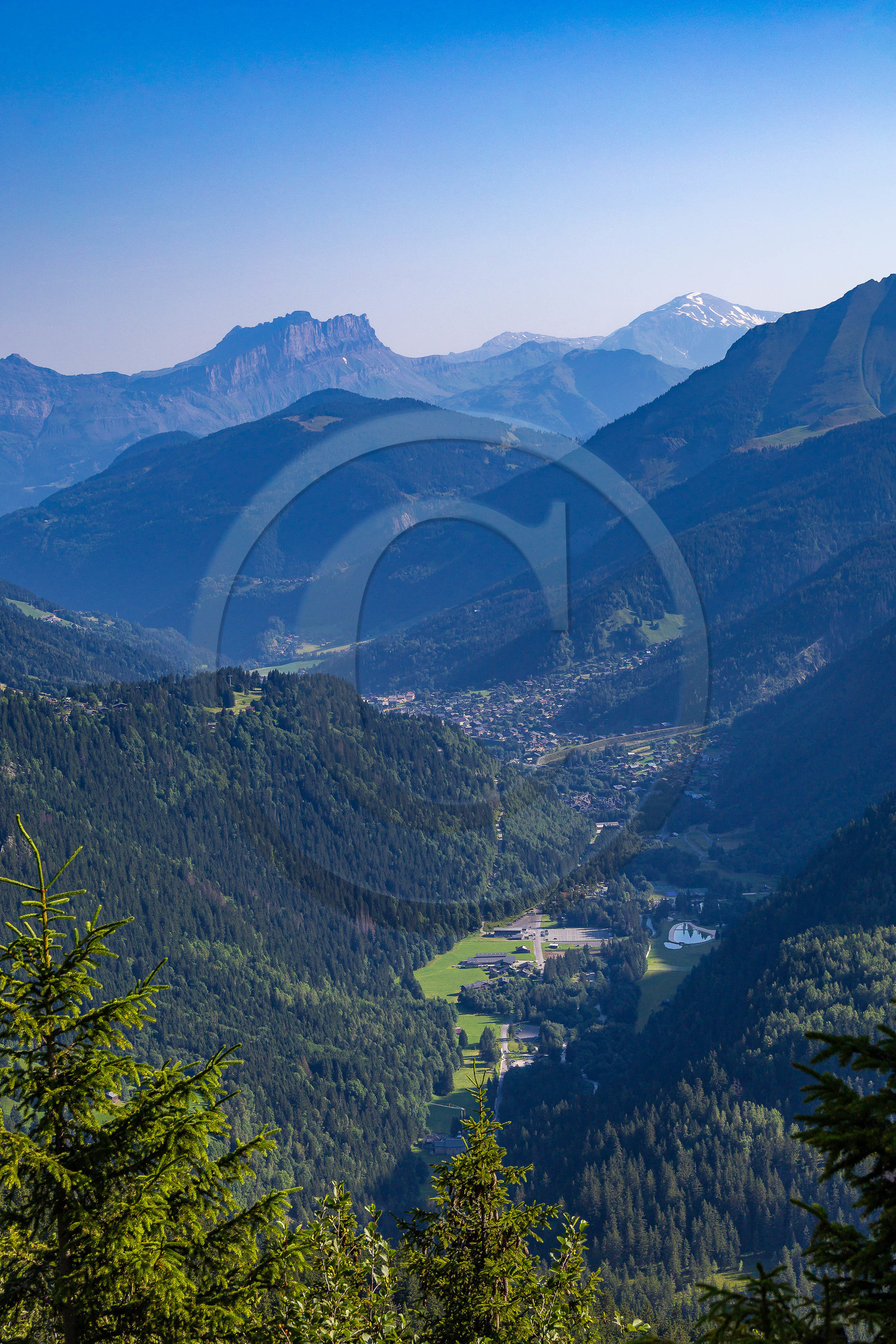 Val Montjoie, Val Montjoie,