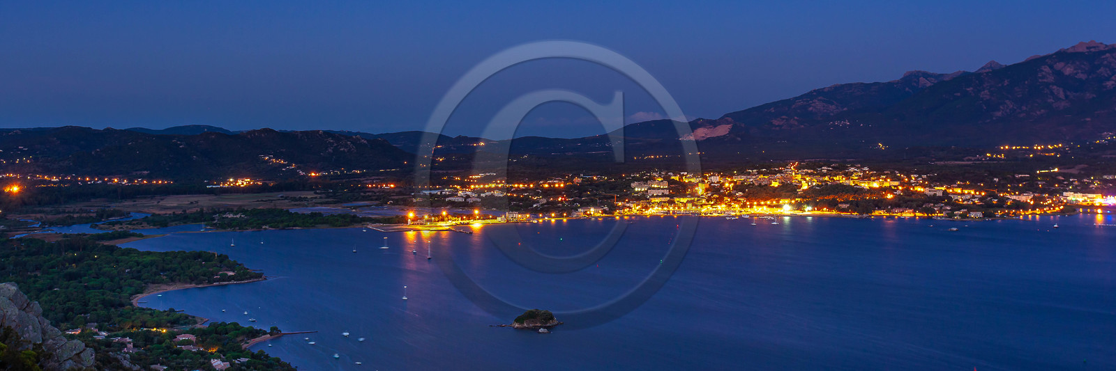 Porto-Vecchio, le port la nuit Porto-Vecchio, le port la nuit