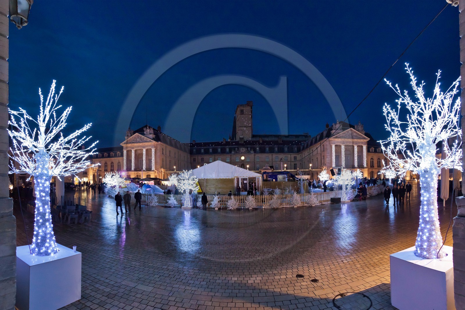 Une véritable station de sports d’hiver éphémère, un Noël extraordinaire à Dijon Une véritable station de sports d’hiver éphémère, un Noël extraordinaire à Dijon