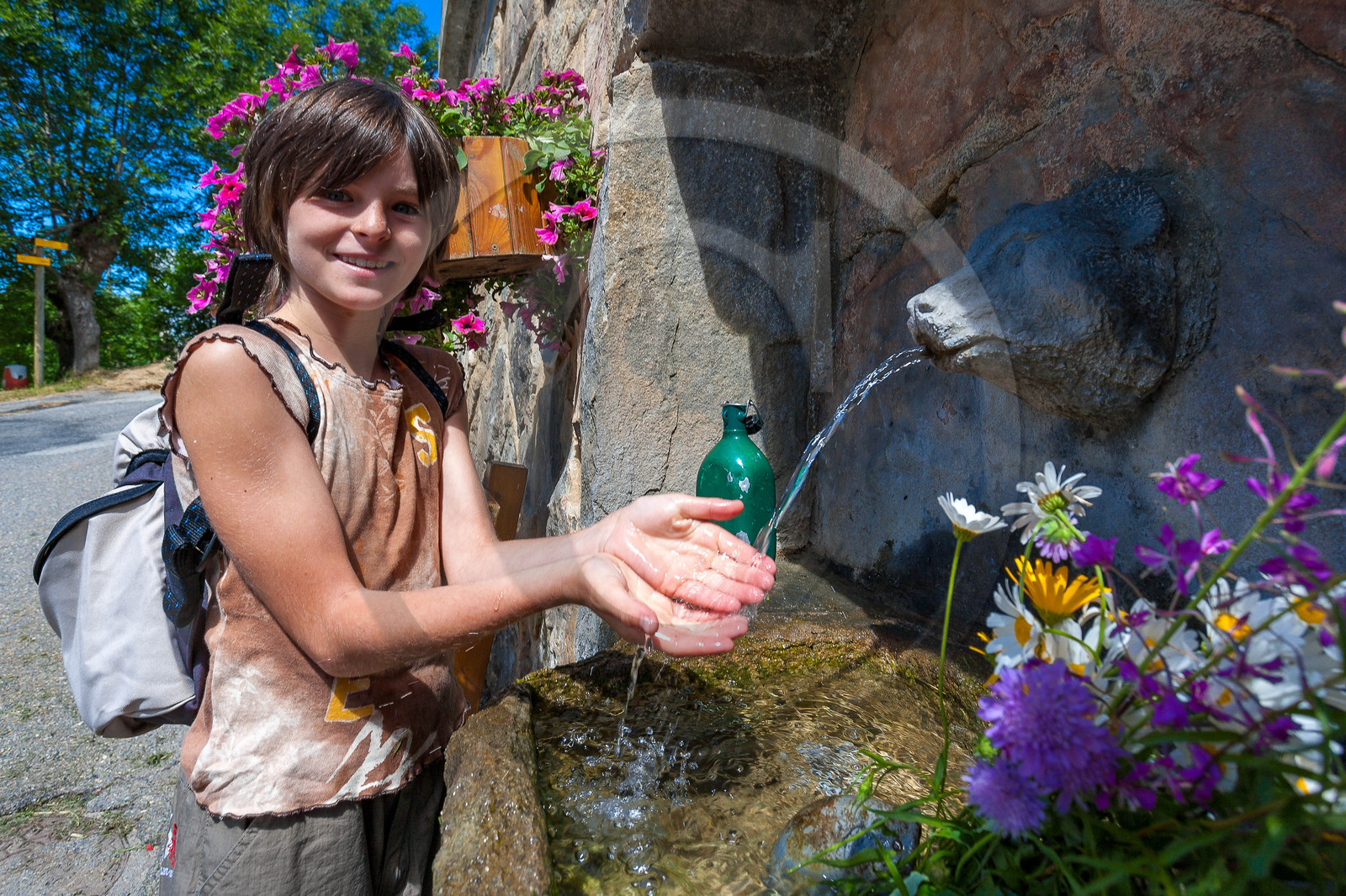 Orcières, fontaine de l'ours