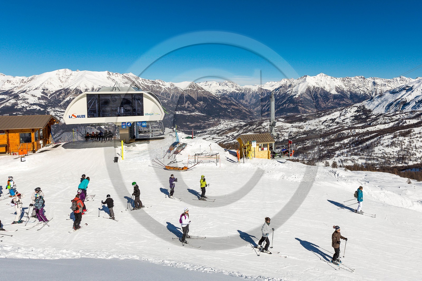 La station de ski Sauze Super-Sauze est une station village, télésiège Le Brec La station de ski Sauze Super-Sauze est une station village, télésiège Le Brec