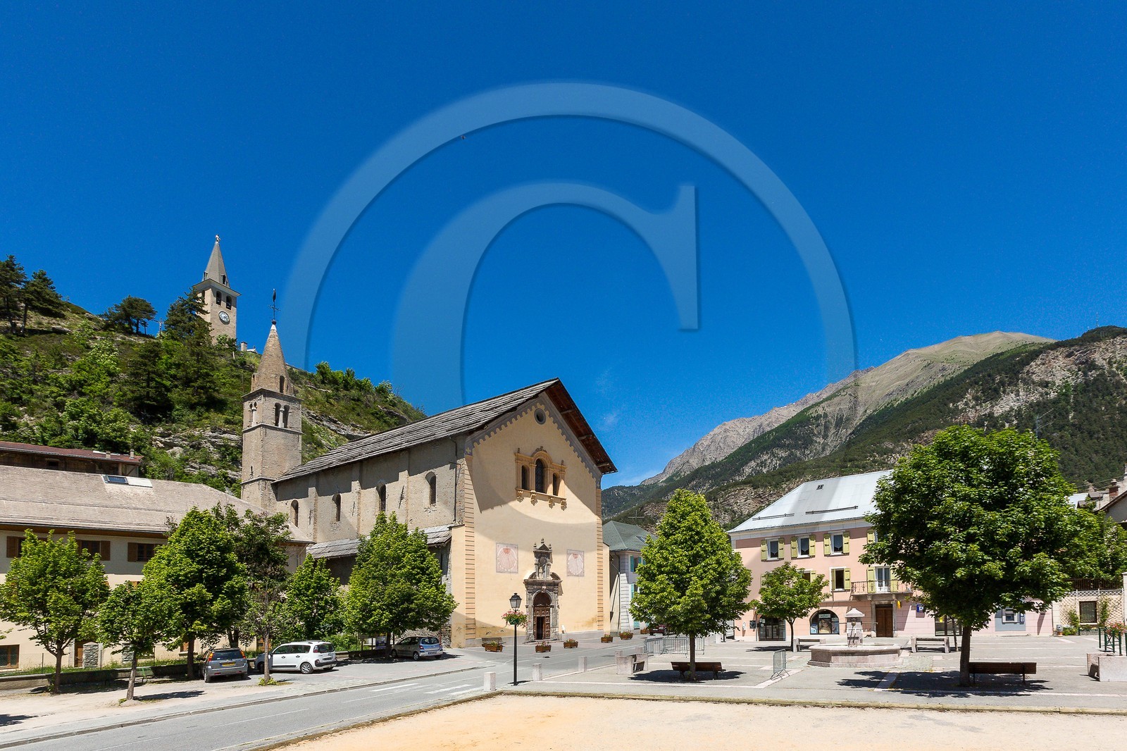 Jausiers, église Saint-Nicolas-de-Myre Jausiers, église Saint-Nicolas-de-Myre