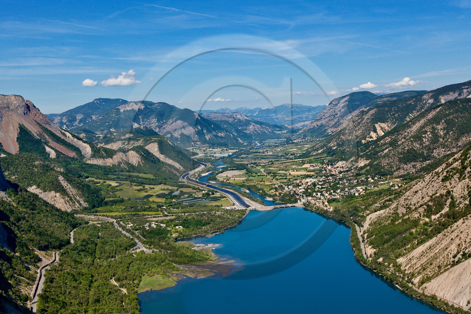 Barrage de Serre-Ponçon, Espinasse et le canal de la Durance