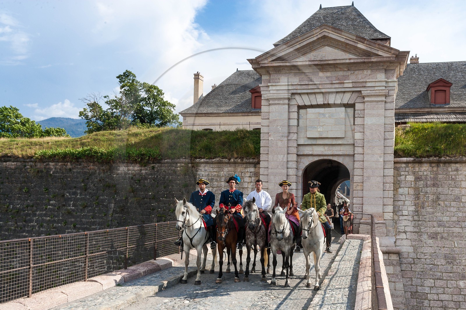 Mont-Dauphin, fortifications Vauban, caserne Rochambeau, spectacle équestre