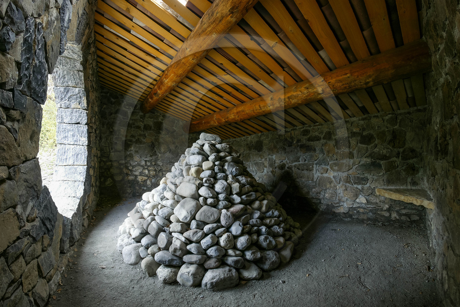 Refuge d'Art  Les Bains Thermaux d'Andy Goldsworthy Refuge d'Art  Les Bains Thermaux d'Andy Goldsworthy