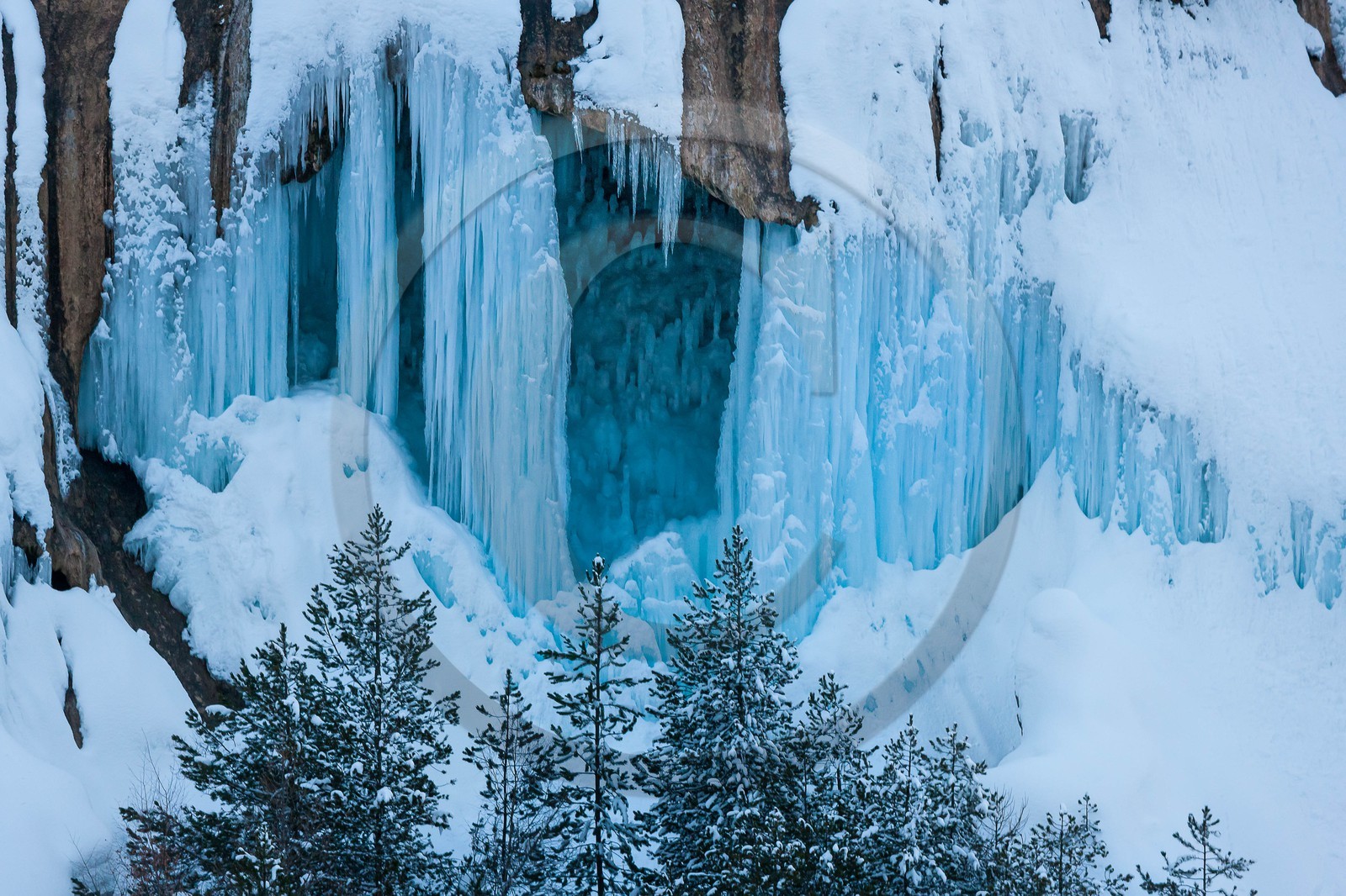 torrent de Crévoux, la grotte du Drac