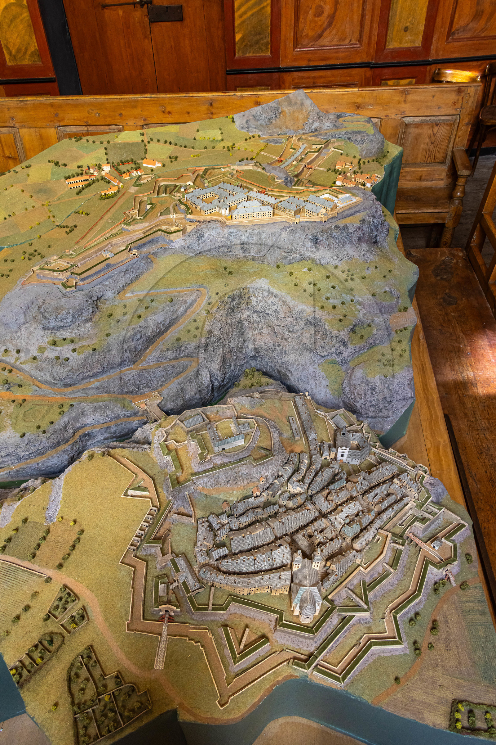 Copie du plan-relief de Briançon conservée dans la salle d’audience de l’ancien tribunal Copie du plan-relief de Briançon conservée dans la salle d’audience de l’ancien tribunal