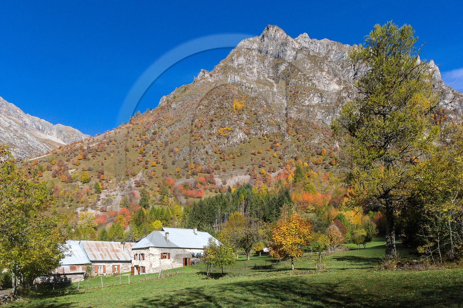 Vallée du Béranger village de Valjouffrey, hameau de Valsenestre