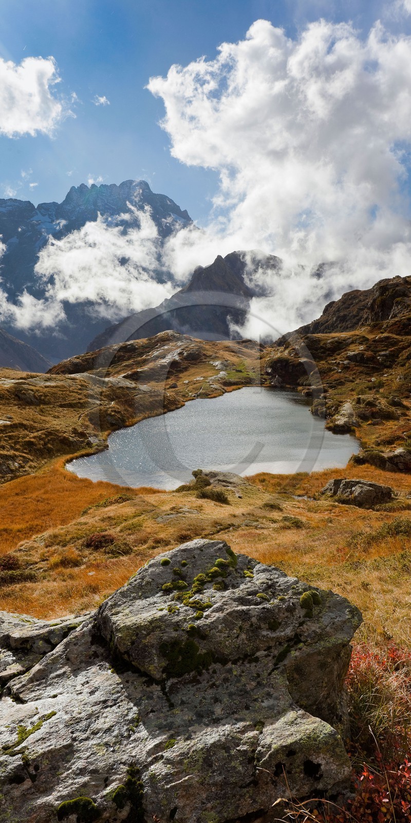Lac du Lauzon en automne Lac du Lauzon en automne