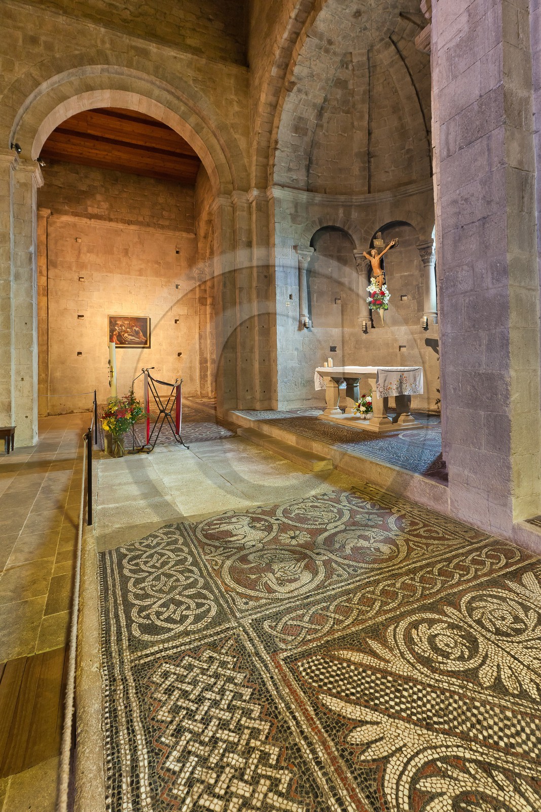 Prieuré Notre-Dame de Ganagobie,  les mosaïques, chef-d'œuvre de l'art roman Prieuré Notre-Dame de Ganagobie,  les mosaïques, chef-d'œuvre de l'art roman