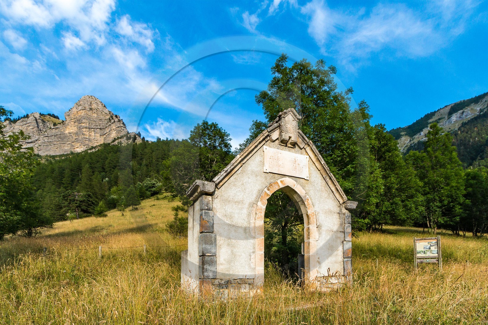 Ruine de l'église de Chaudun