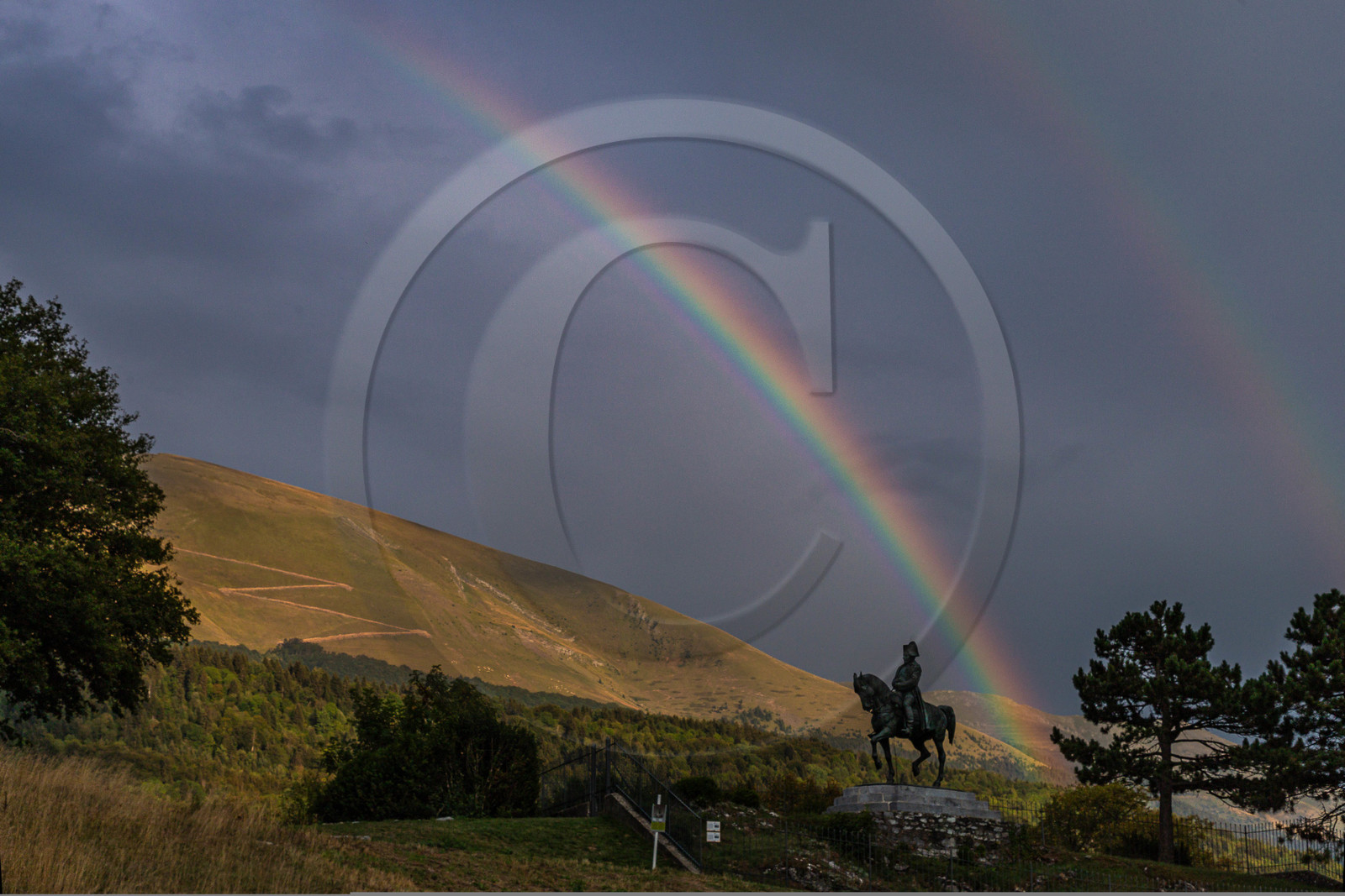 Laffrey, Statue et route Napoléon Laffrey, Statue et route Napoléon