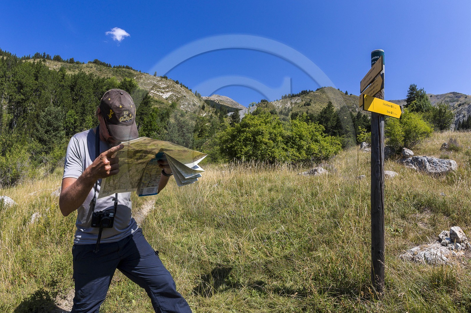 GR6 Tour des Monges